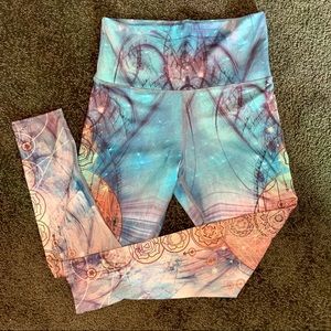 Medium Cropped Chakra Leggings